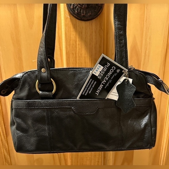 Roma Leathers Handbags - NWT Roma Leather Locking Concealment Purse Black Dual Handle Med Sz Multi Pocket